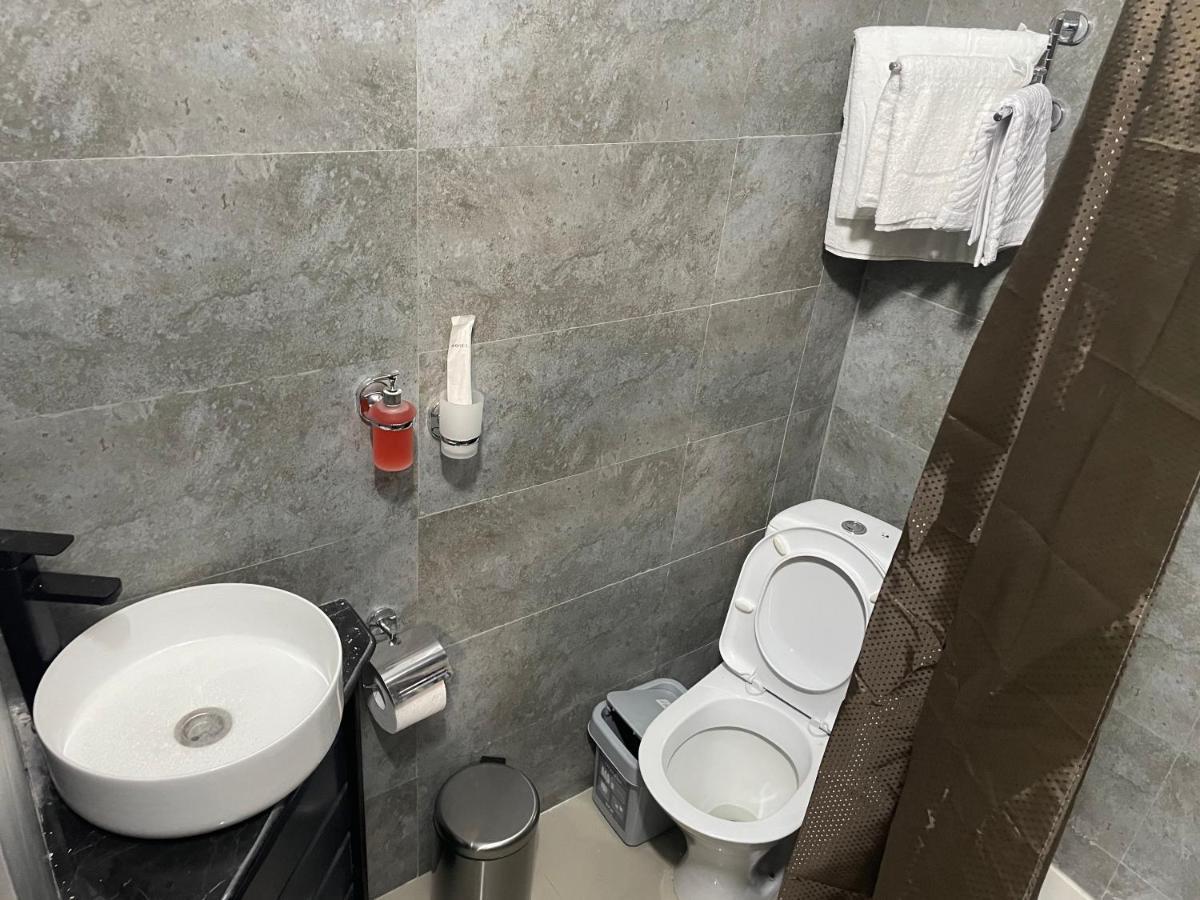 Atyraū Hotel Mandarin מראה חיצוני תמונה