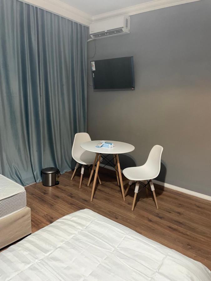 Atyraū Hotel Mandarin מראה חיצוני תמונה